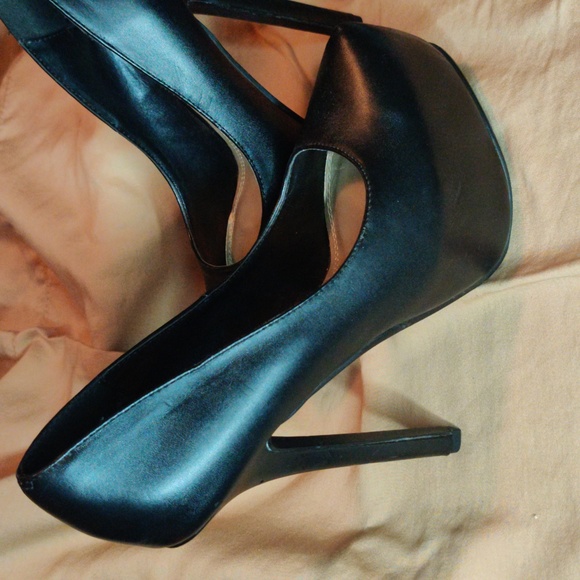 Chinese Laundry Heel Shoes, Black Size 7.5 NWOB - Picture 5 of 6